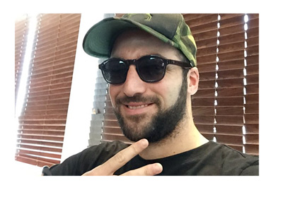 Gonzalo Higuain signaling a peace sign - Twitter photo - 2016