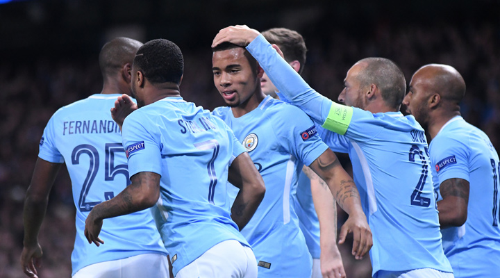 Manchester City players are celebrating a goal by Gabriel Jesus.  The year is 2017.  Season 17/18.